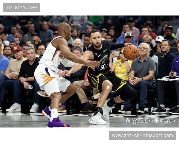 库里持球突破背后传球,助攻汤普森三分为 库里持球突破背后传球,助攻汤普森三分为