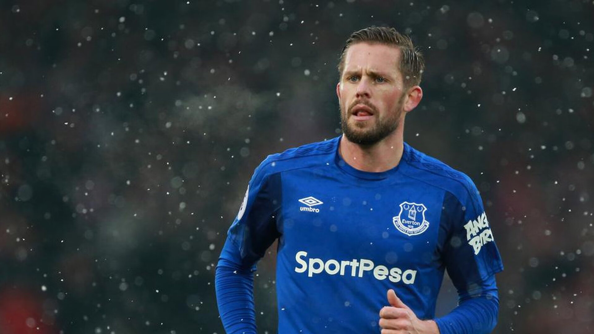 利物浦替补球员立功，红军阵容深度展现优势，利物浦为什么被称为红军